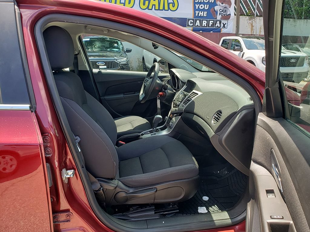 Used 2016 Chevrolet Cruze LT w/ Enhanced Safety Package FWD image 9