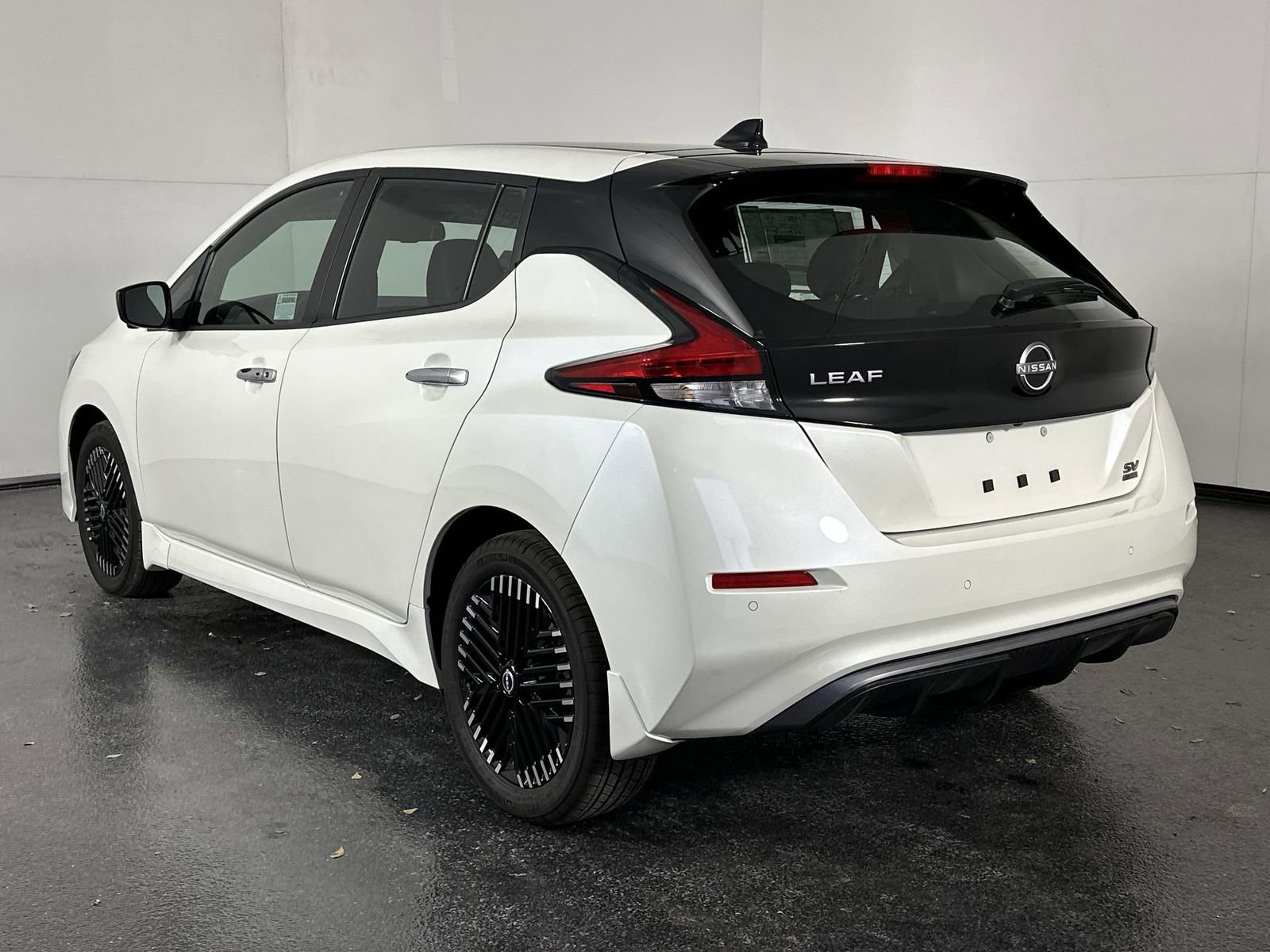 New 2025 Nissan Leaf SV Plus FWD image 6