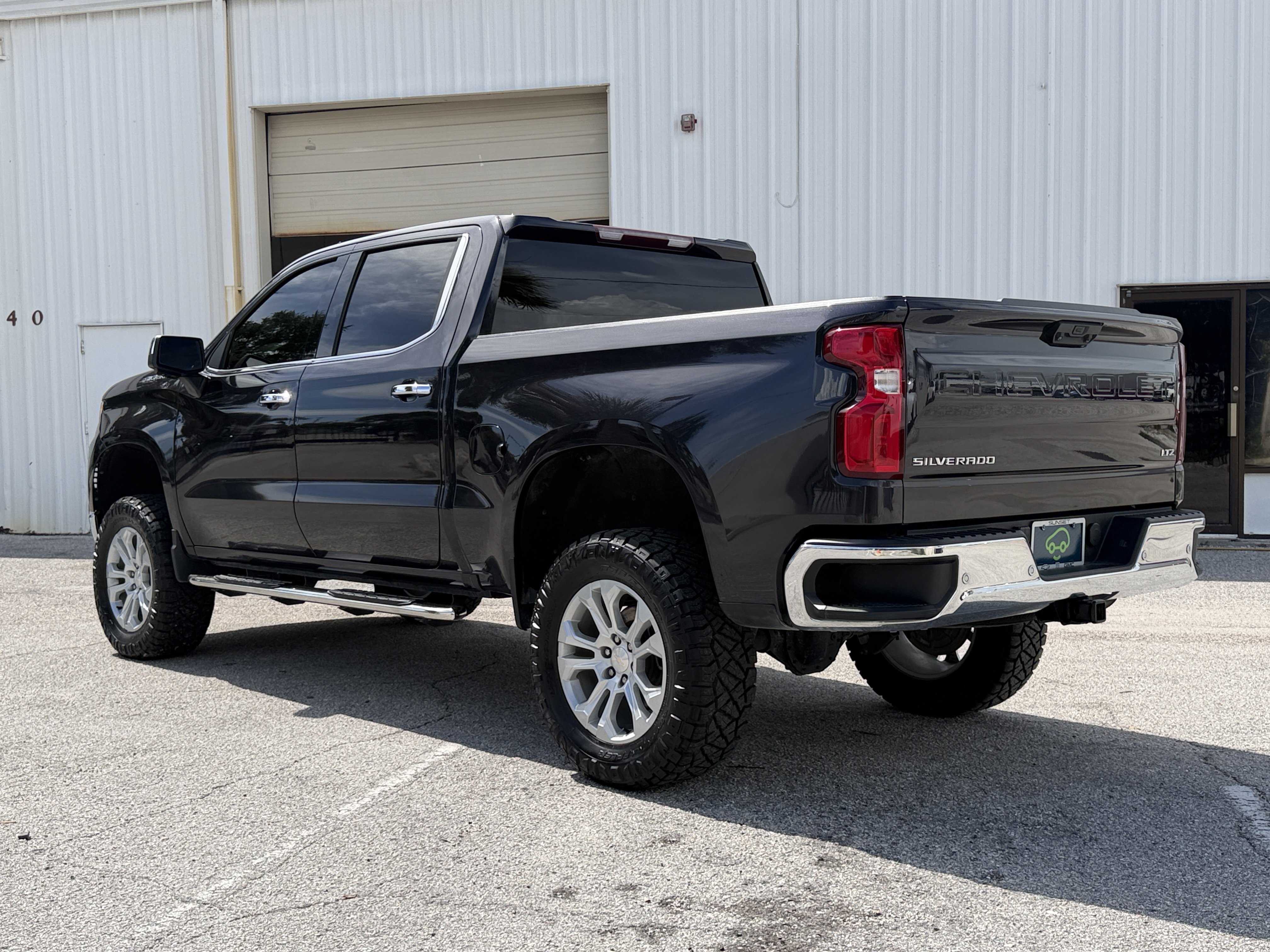 Used 2023 Chevrolet Silverado 1500 LTZ AWD/4WD image 5