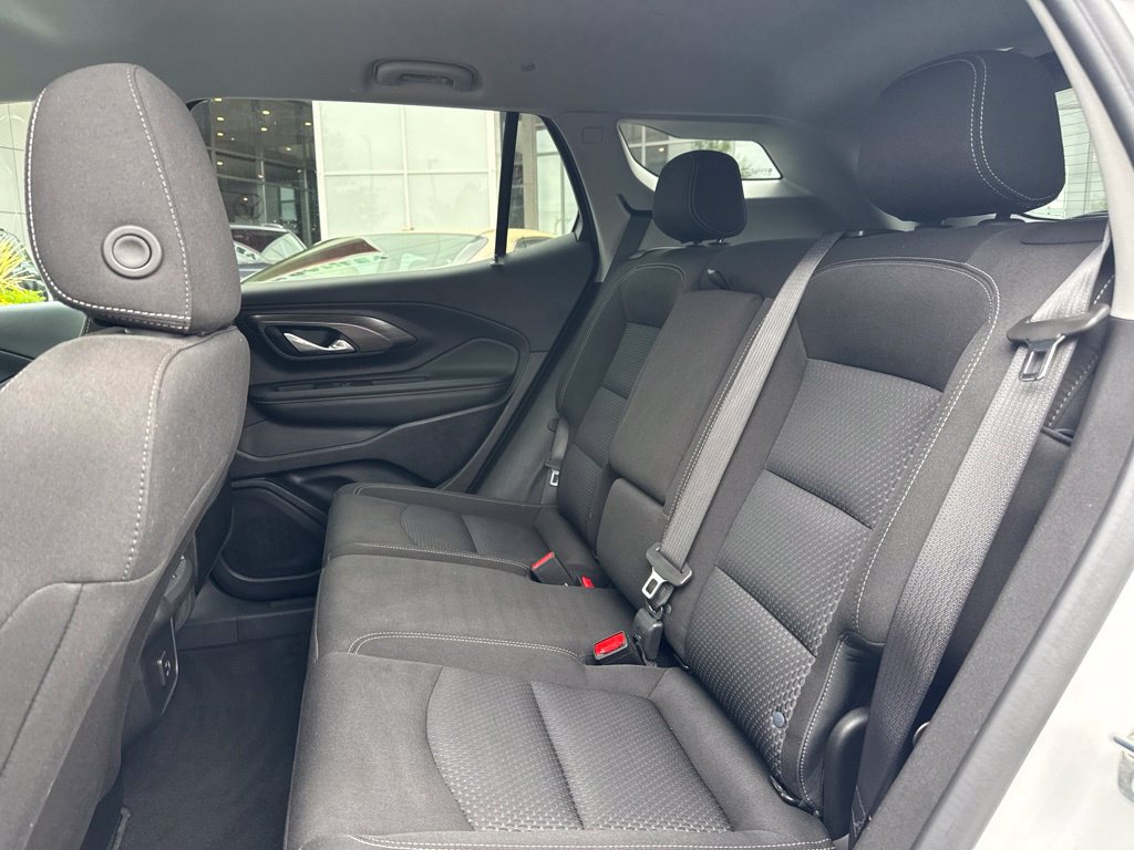 Used 2024 GMC Terrain SLE AWD/4WD image 15