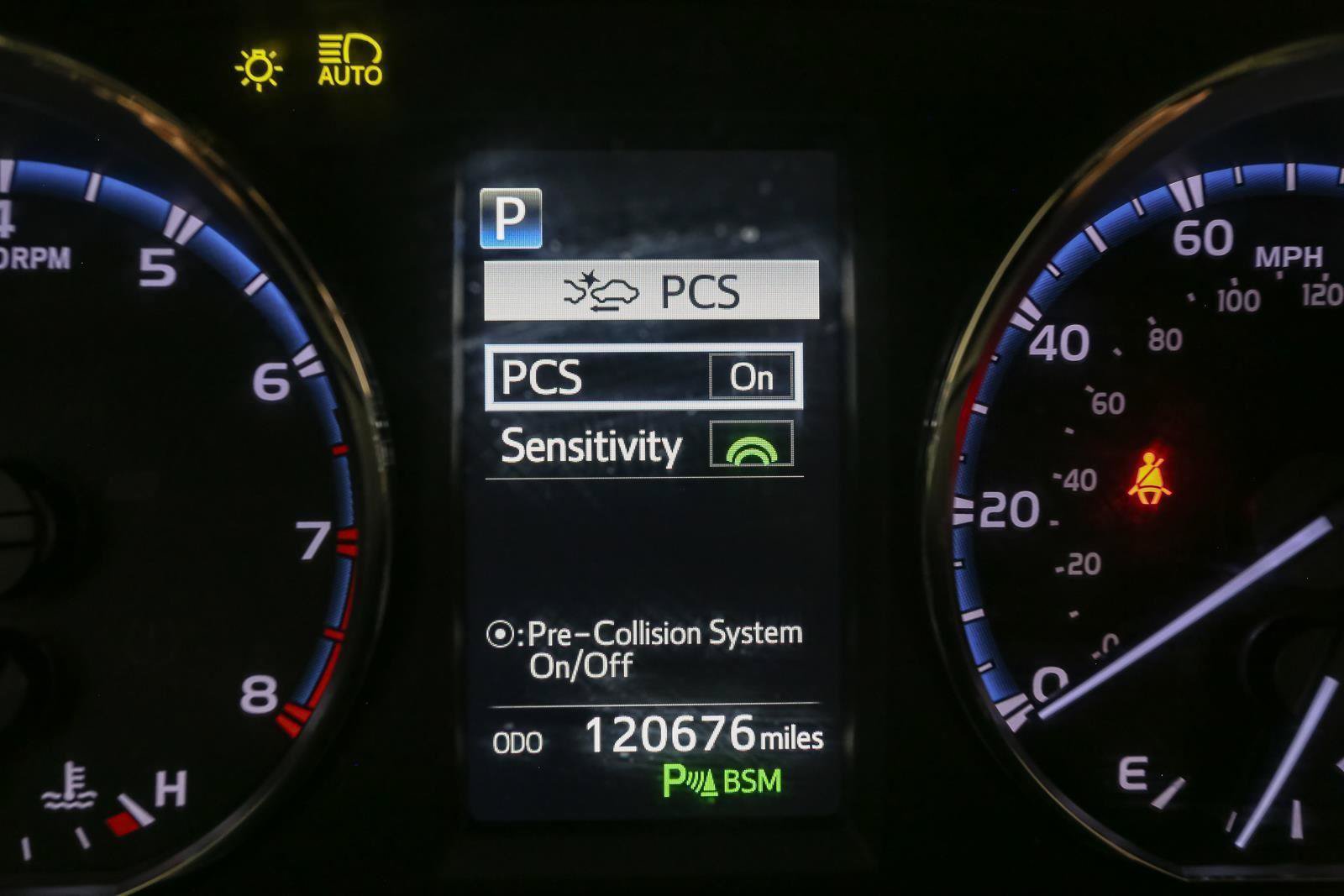 Used 2018 Toyota RAV4 Limited w/ Advanced Technology Package AWD/4WD image 38