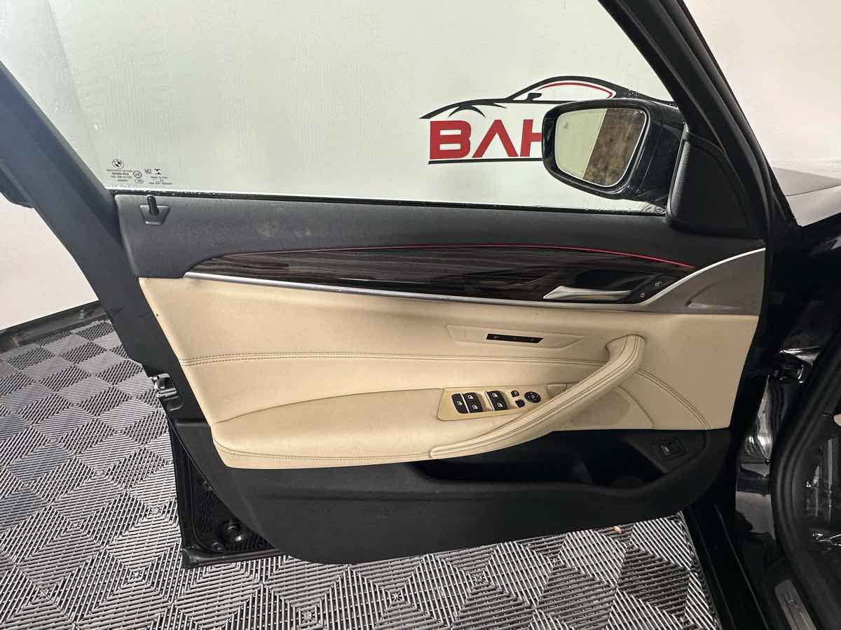 Used 2023 BMW 530i xDrive w/ Convenience Package AWD/4WD image 15