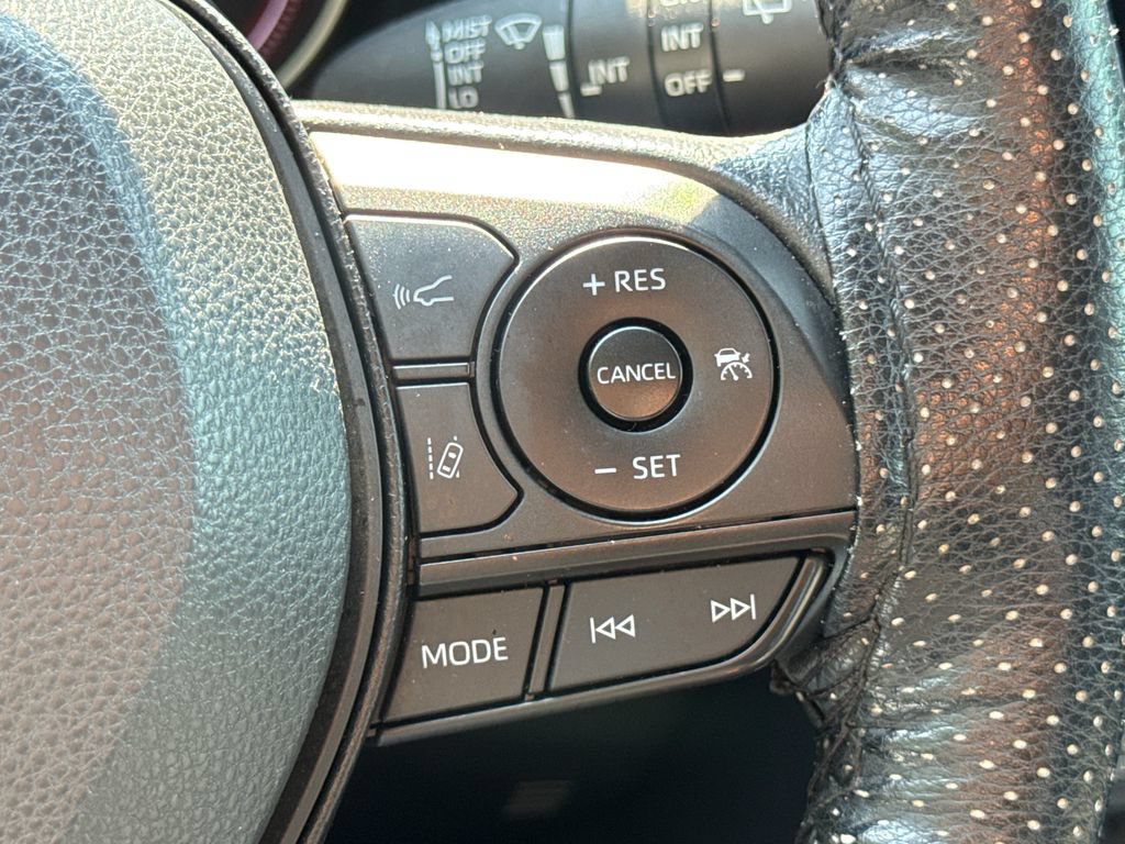 Used 2024 Toyota RAV4 XLE FWD image 29