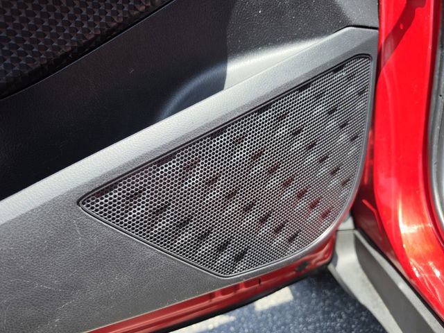 Used 2020 Toyota C-HR XLE FWD image 19
