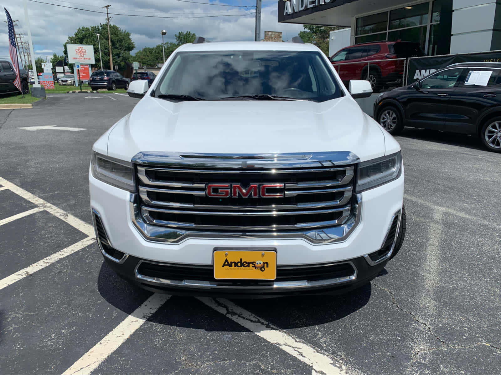 Used 2020 GMC Acadia SLT FWD image 2
