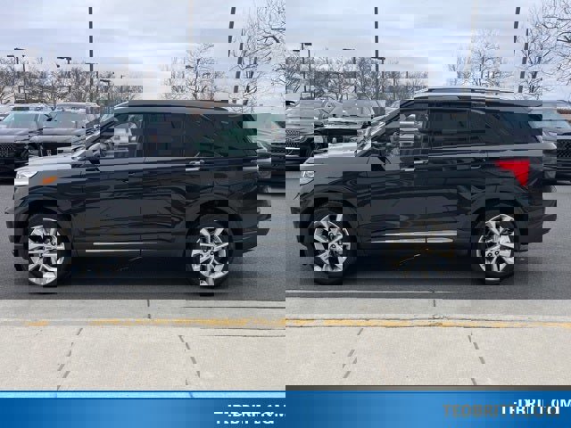 Certified 2022 Ford Explorer Platinum w/ Equipment Group 601A image 4