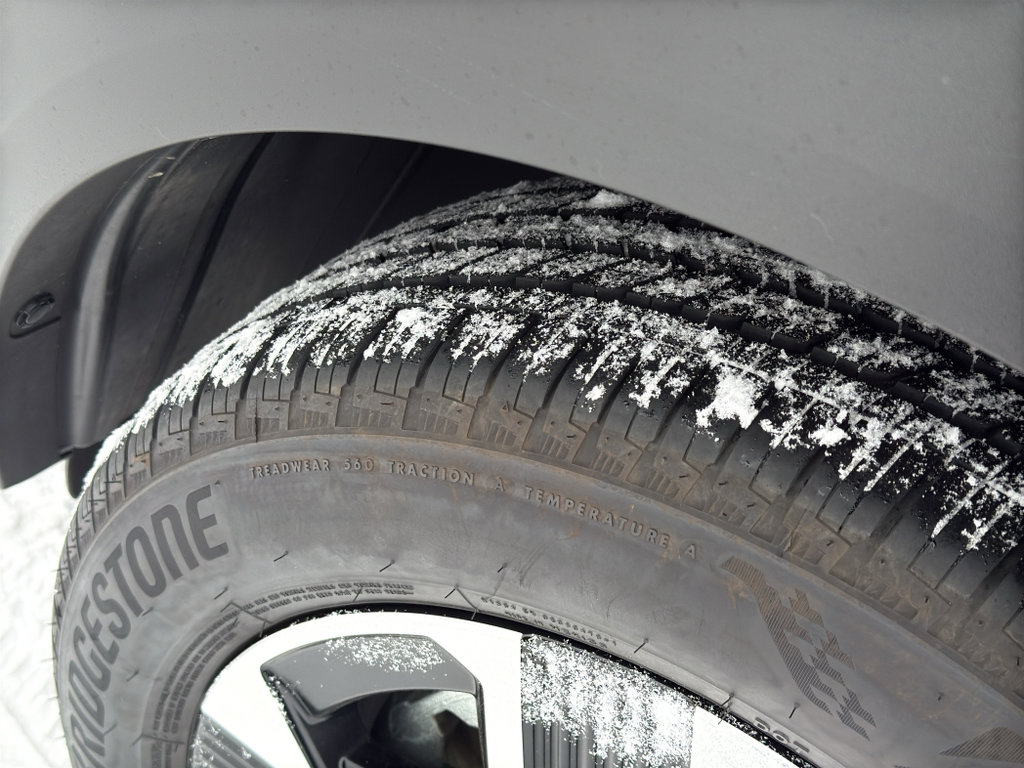 Certified 2025 Nissan Kicks SV w/ SV Premium Package image 8