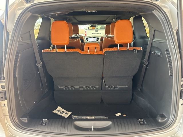 New 2026 Chrysler Pacifica Pinnacle FWD image 7