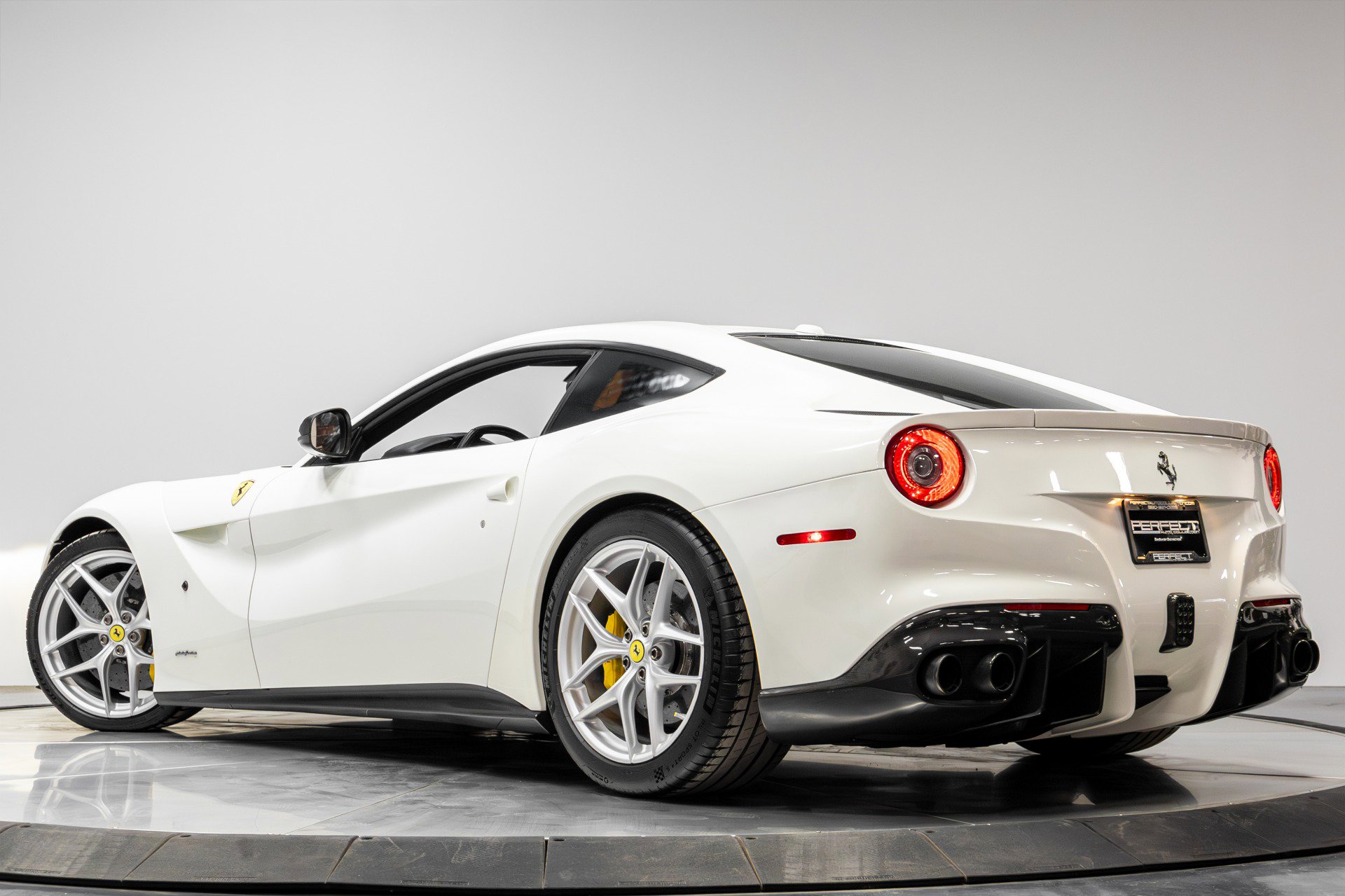 Used 2015 Ferrari F12 Berlinetta image 38