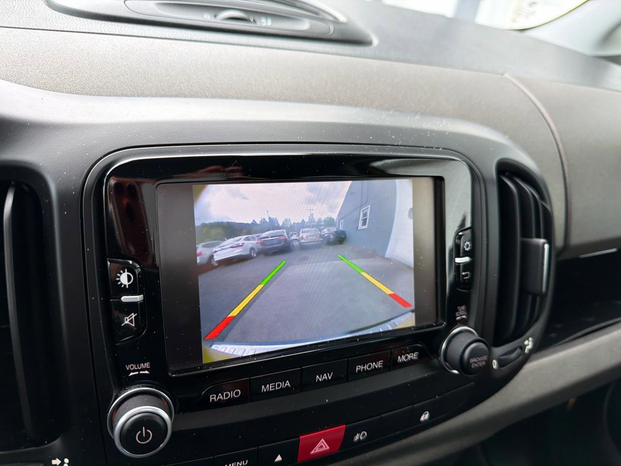 Used 2014 FIAT 500L Trekking w/ Popular Equipment Group FWD image 15