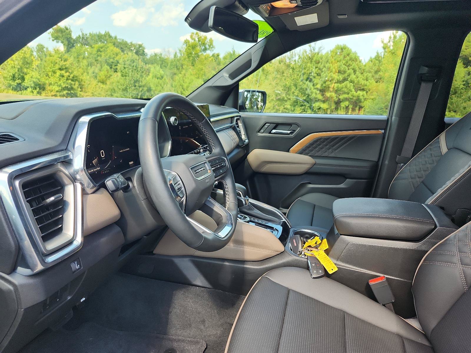 Used 2026 GMC Canyon Denali AWD/4WD image 13