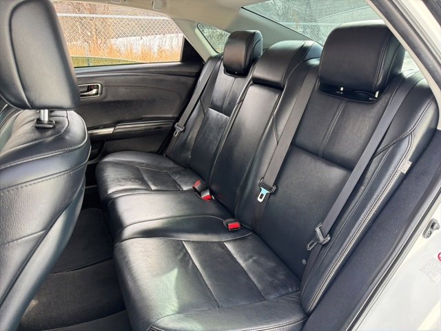 Used 2017 Toyota Avalon Touring w/ Carpet Mat Package image 19