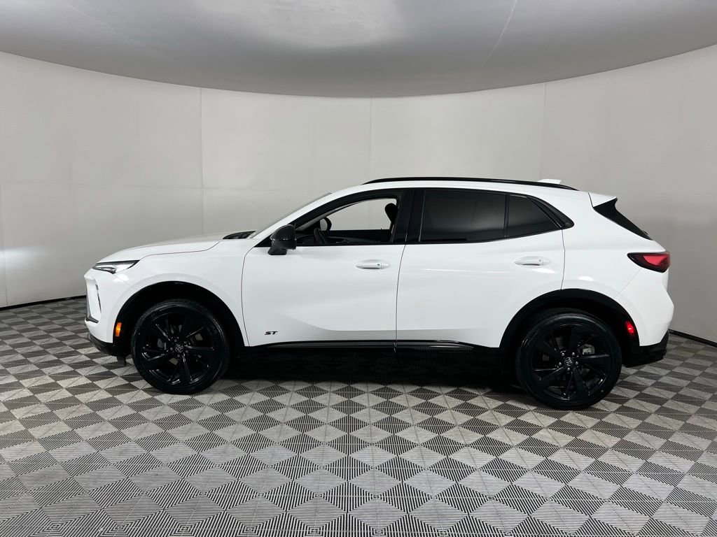 Used 2025 Buick Envision Sport Touring image 10