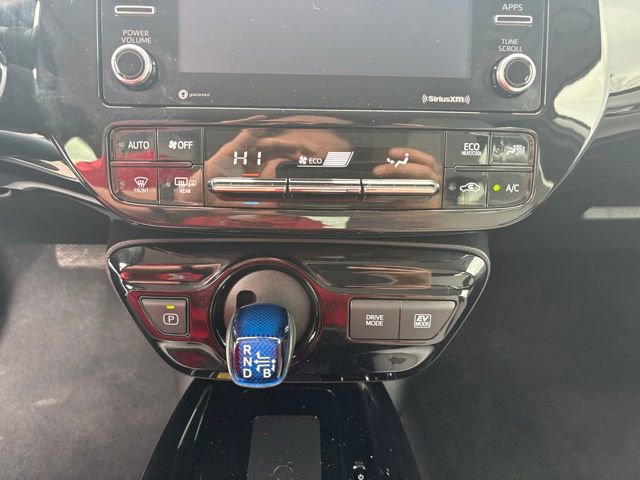 Used 2021 Toyota Prius XLE image 19