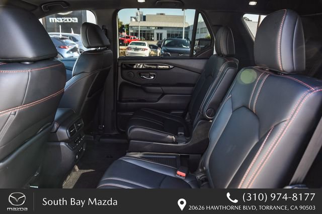 Used 2025 Honda Pilot TrailSport image 18