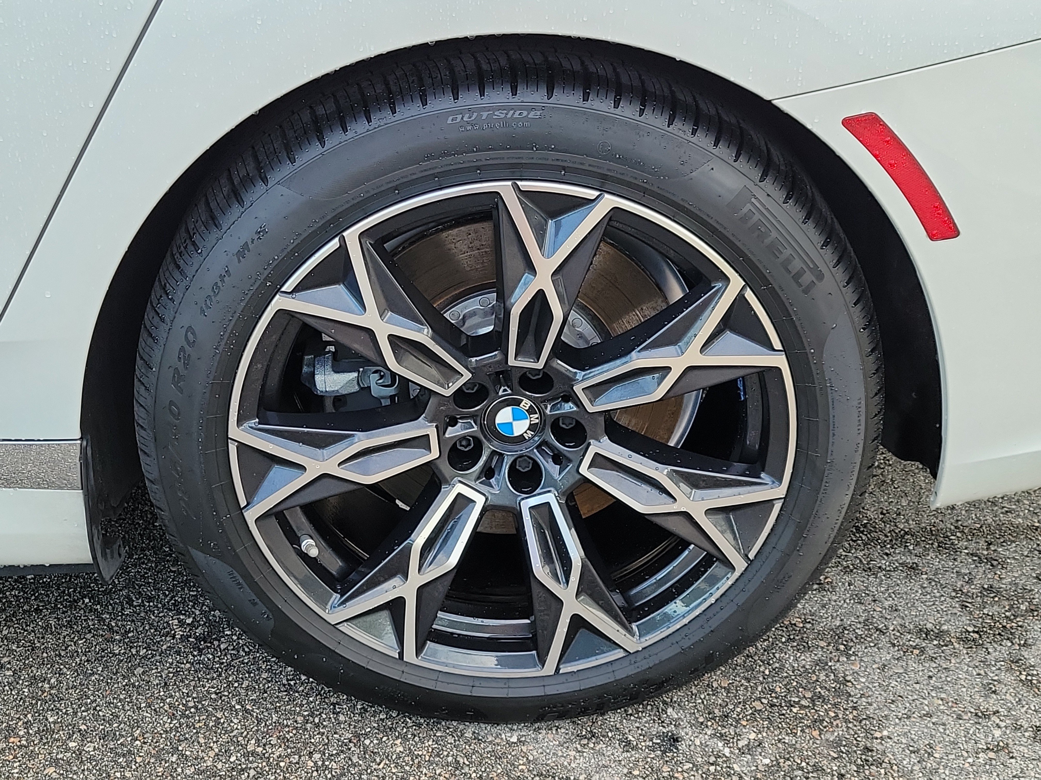 Certified 2023 BMW i7 xDrive60 AWD/4WD image 5