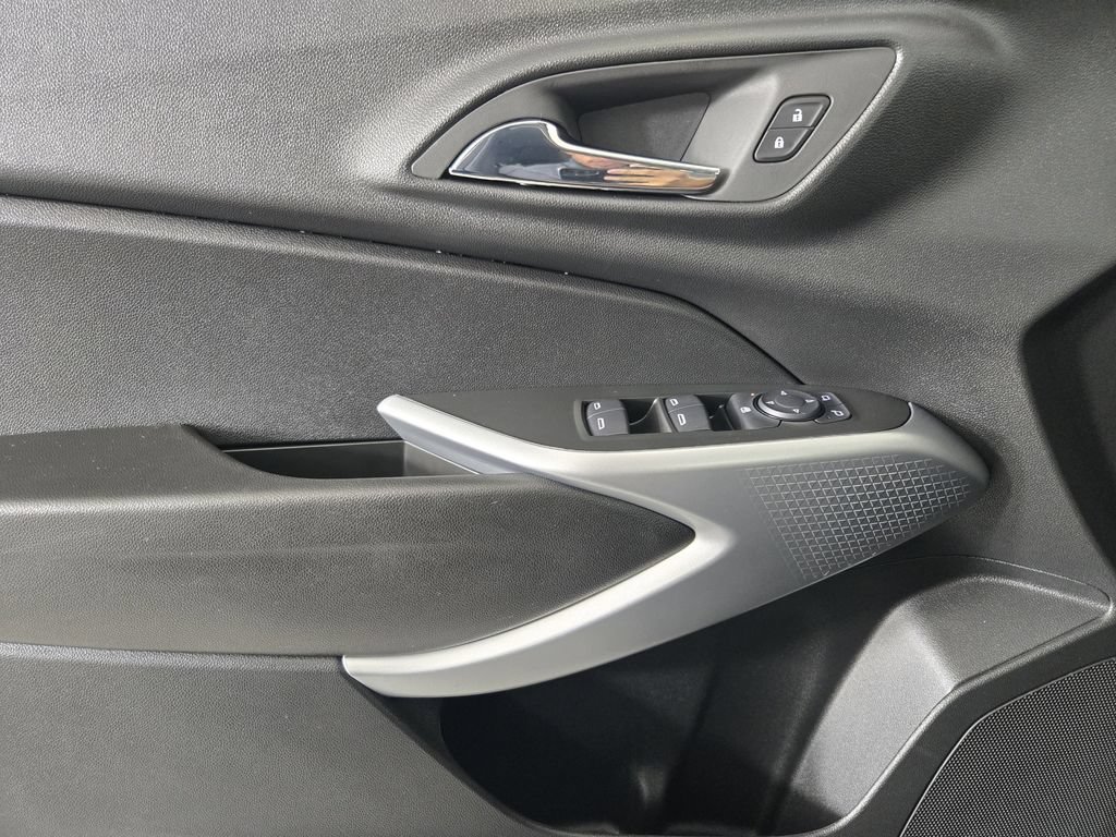 New 2026 Chevrolet Trax LS w/ Driver Confidence Package FWD image 22
