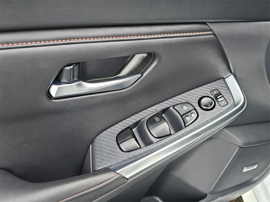 Used 2023 Nissan Sentra SR w/ SR Premium Package image 12