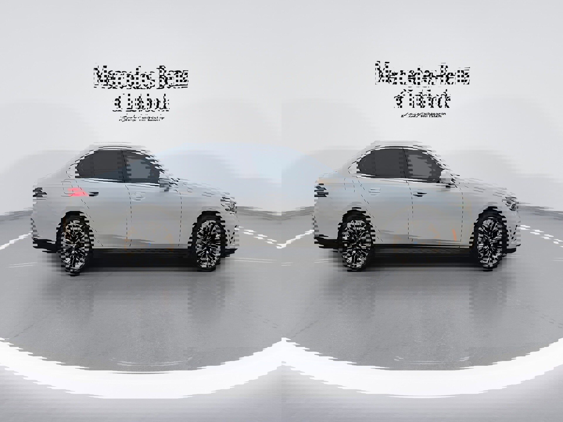 Used 2024 BMW 540i xDrive w/ Premium Package image 9