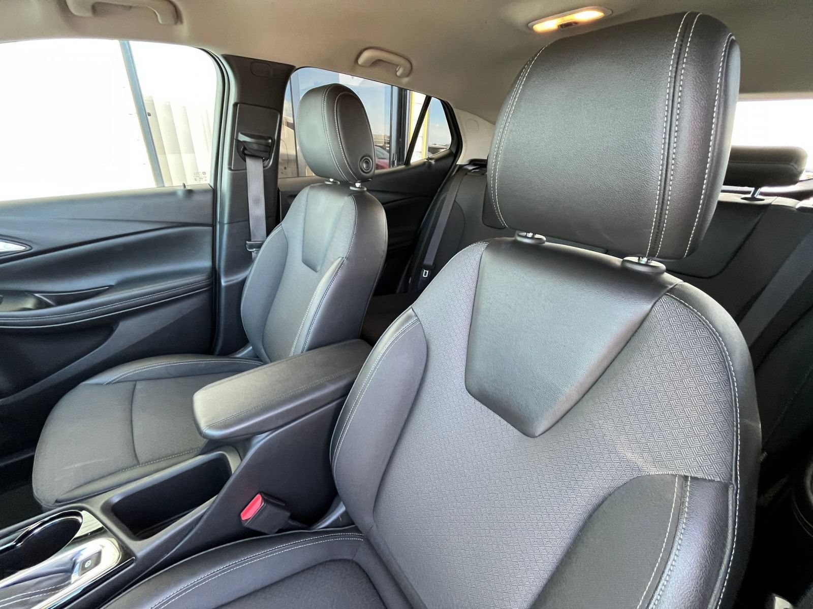 Used 2025 Buick Encore GX Preferred FWD image 33