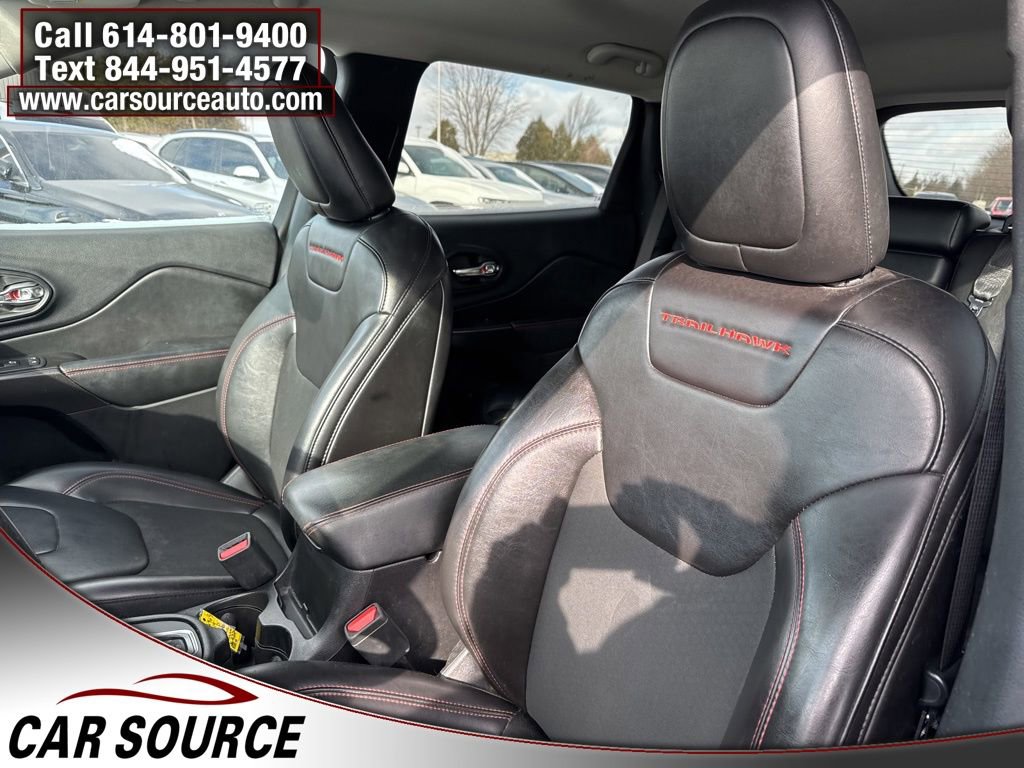 Used 2019 Jeep Cherokee Trailhawk image 19