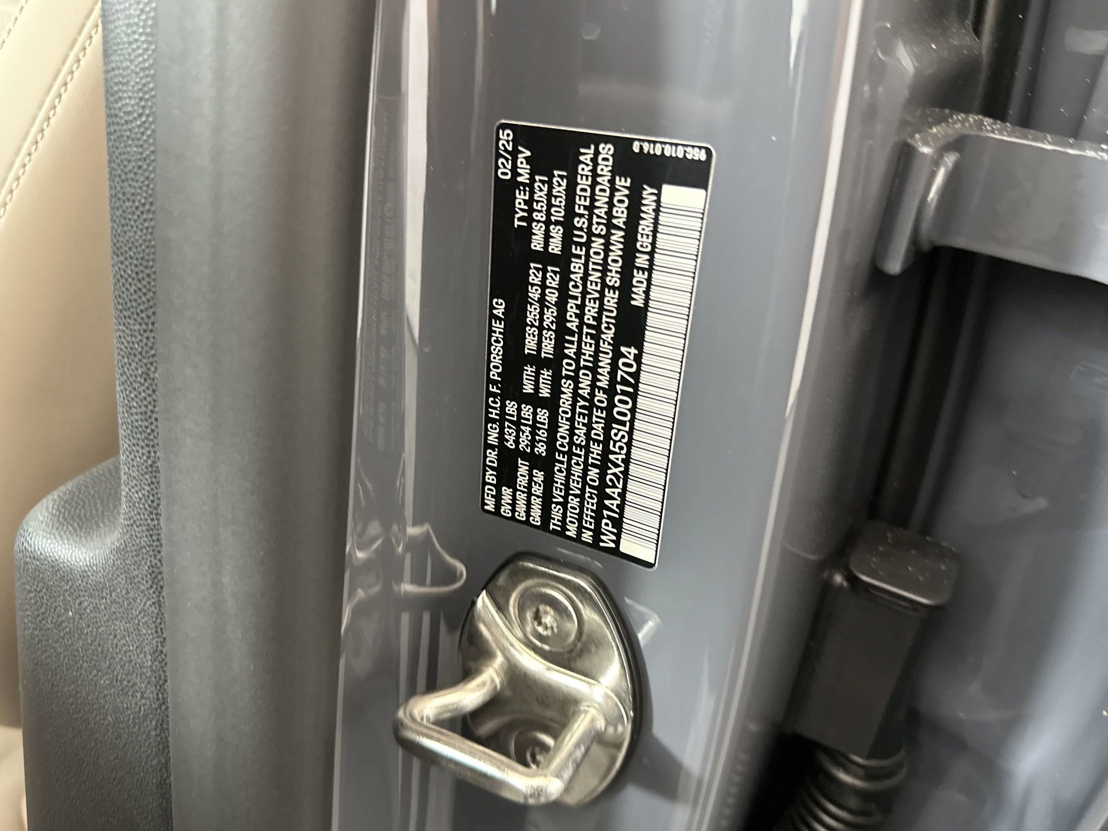 Used 2025 Porsche Macan 4 Electric image 23