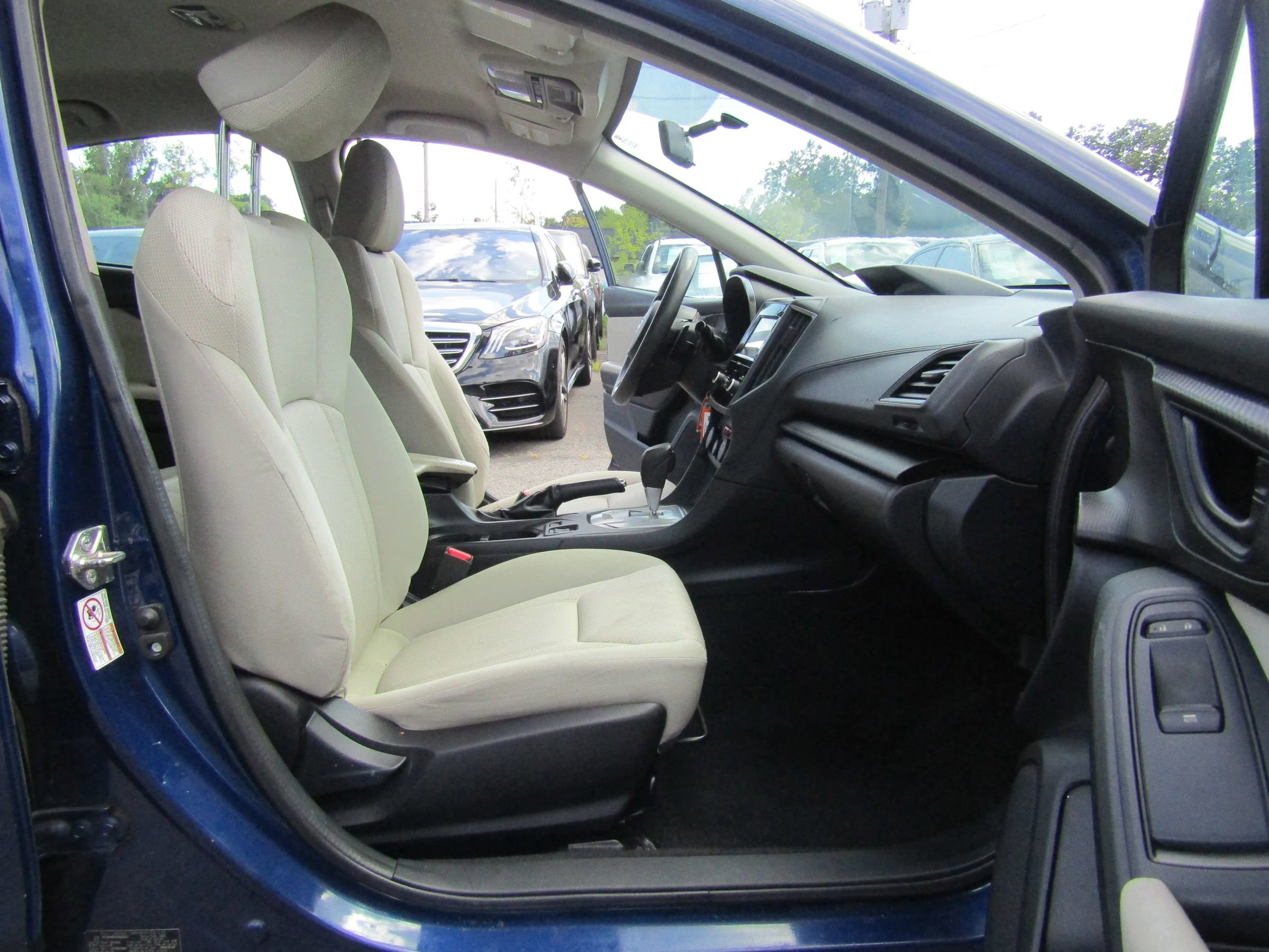 Used 2017 Subaru Impreza 2.0i Premium image 13