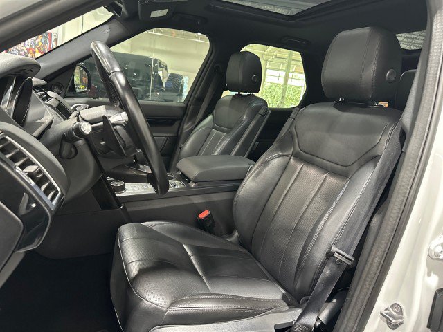 Used 2019 Land Rover Discovery SE AWD/4WD image 43