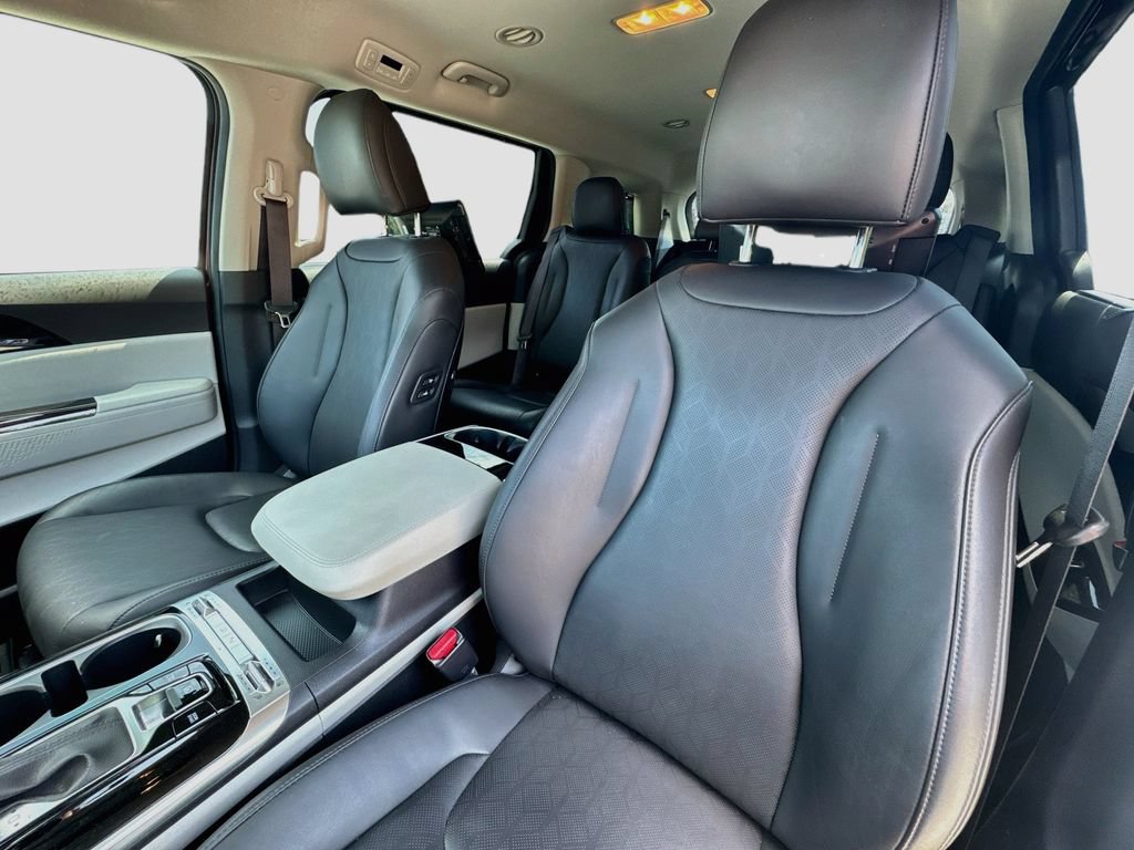 Certified 2023 Kia Carnival SX FWD image 24