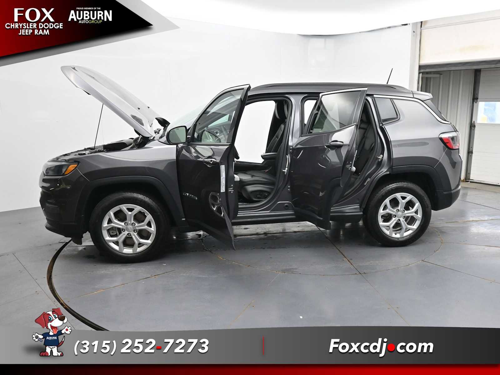 Used 2024 Jeep Compass Latitude w/ Convenience Group AWD/4WD image 38