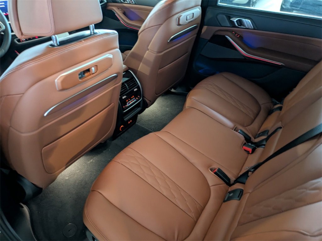 New 2026 BMW X7 M60i image 8
