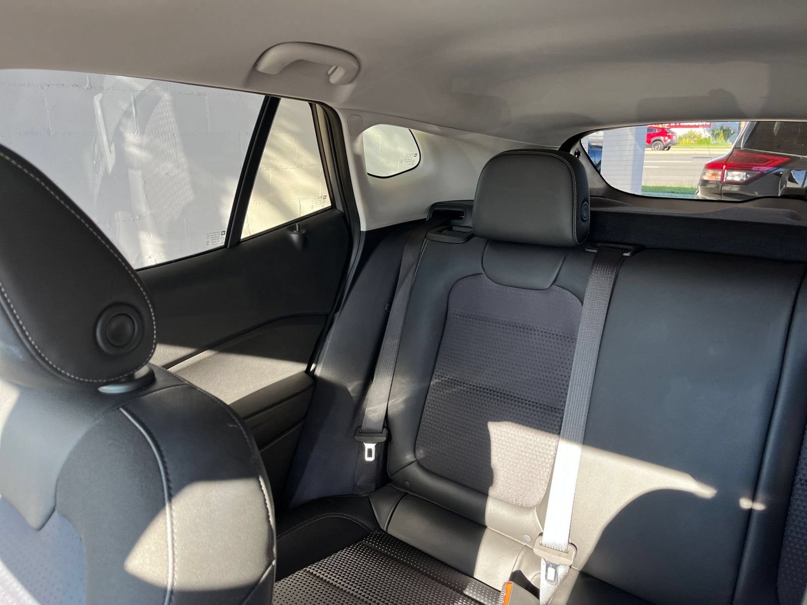Used 2025 Chevrolet Trax LT FWD image 40