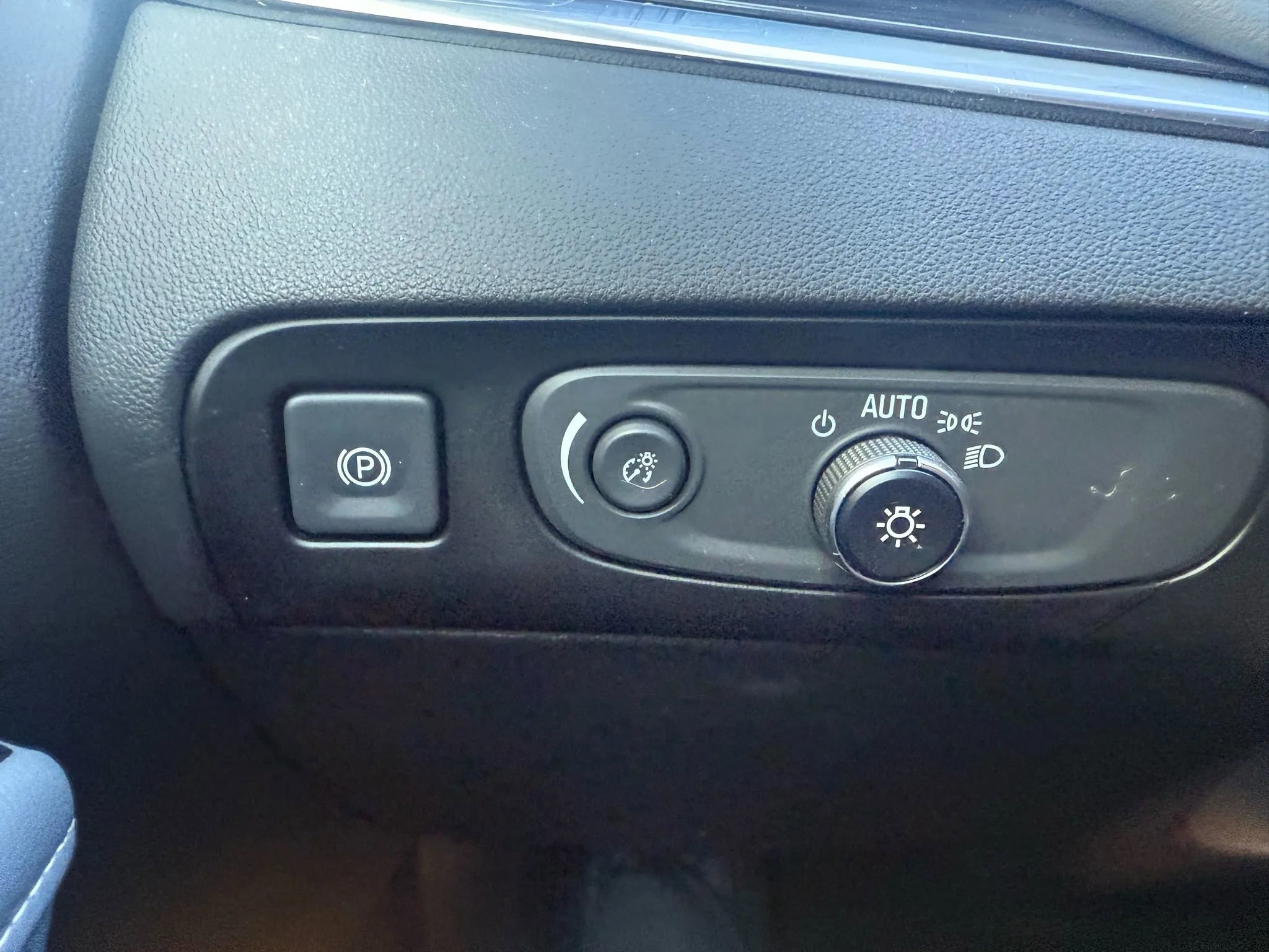 Used 2019 Buick Enclave Premium image 16