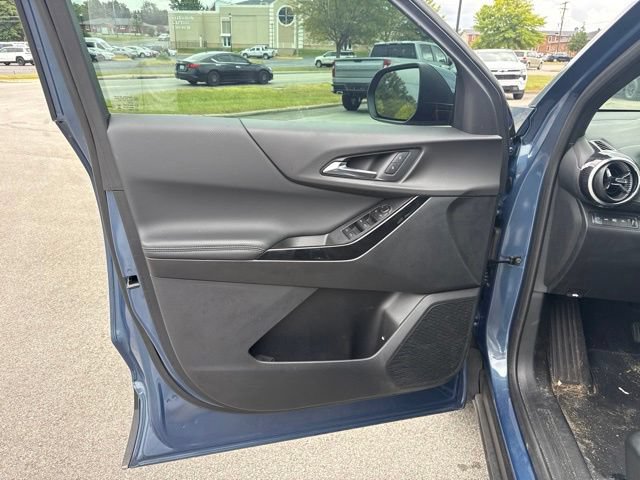 Used 2025 Chevrolet Equinox LT AWD/4WD image 13