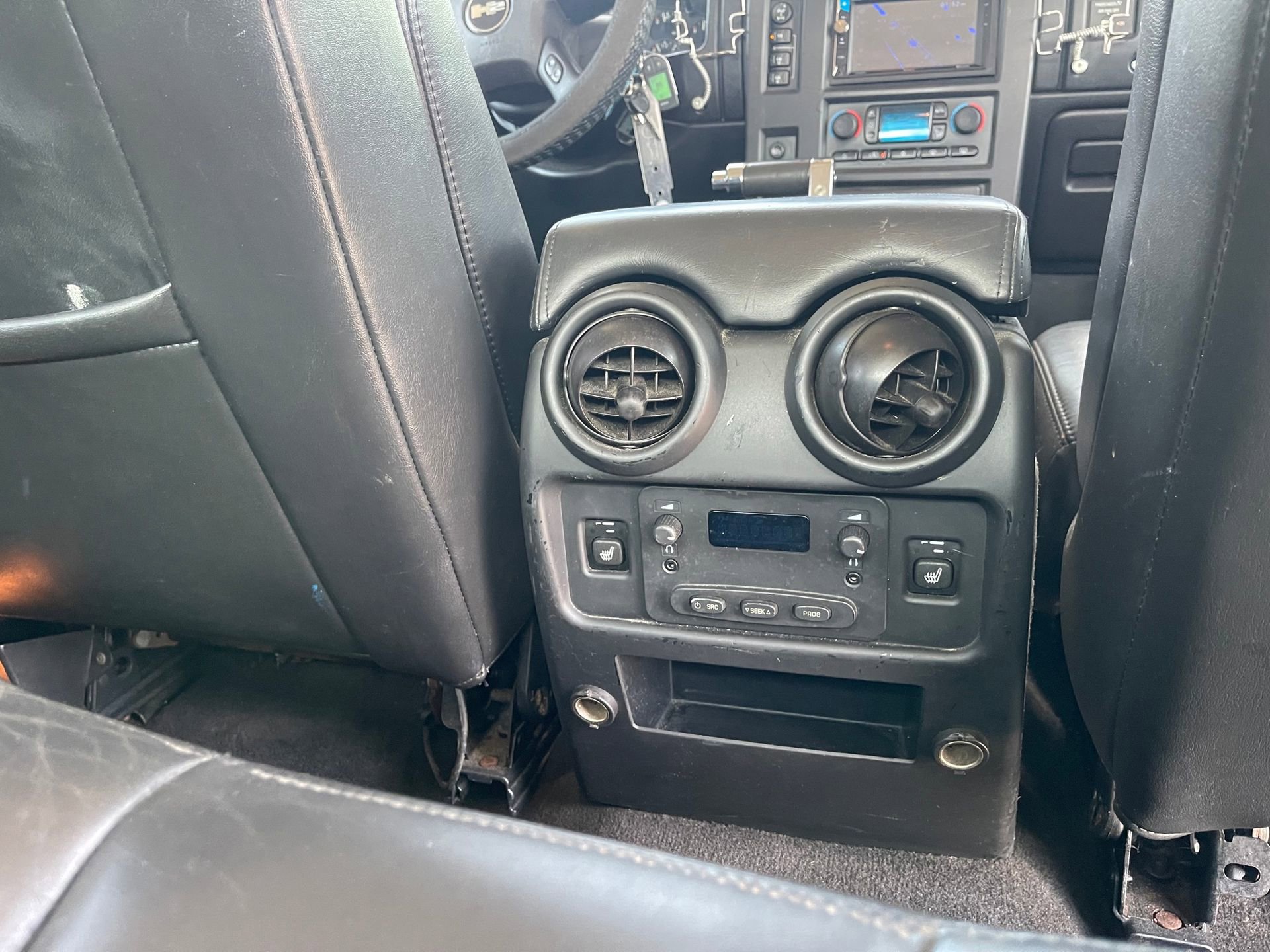 Used 2005 HUMMER H2 SUT w/ Preferred Equipment Group image 24