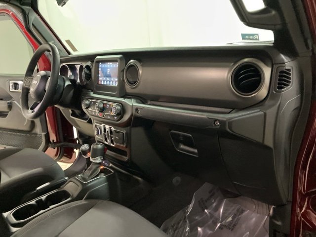 Used 2021 Jeep Gladiator Willys image 24