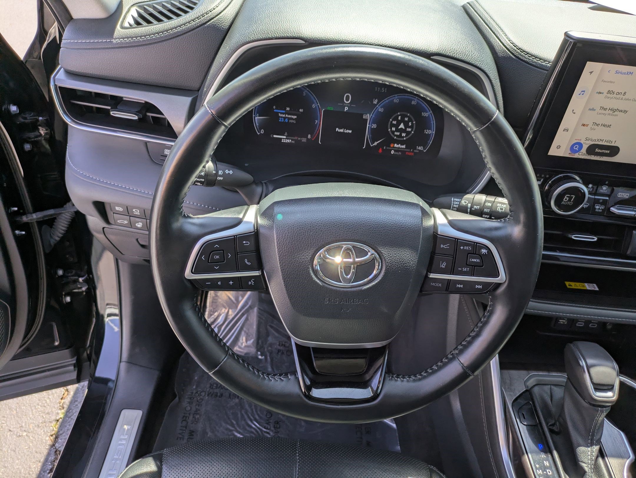 Used 2023 Toyota Highlander Limited AWD/4WD image 17