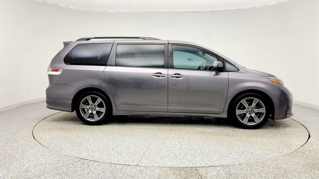 Used 2018 Toyota Sienna SE Premium image 4