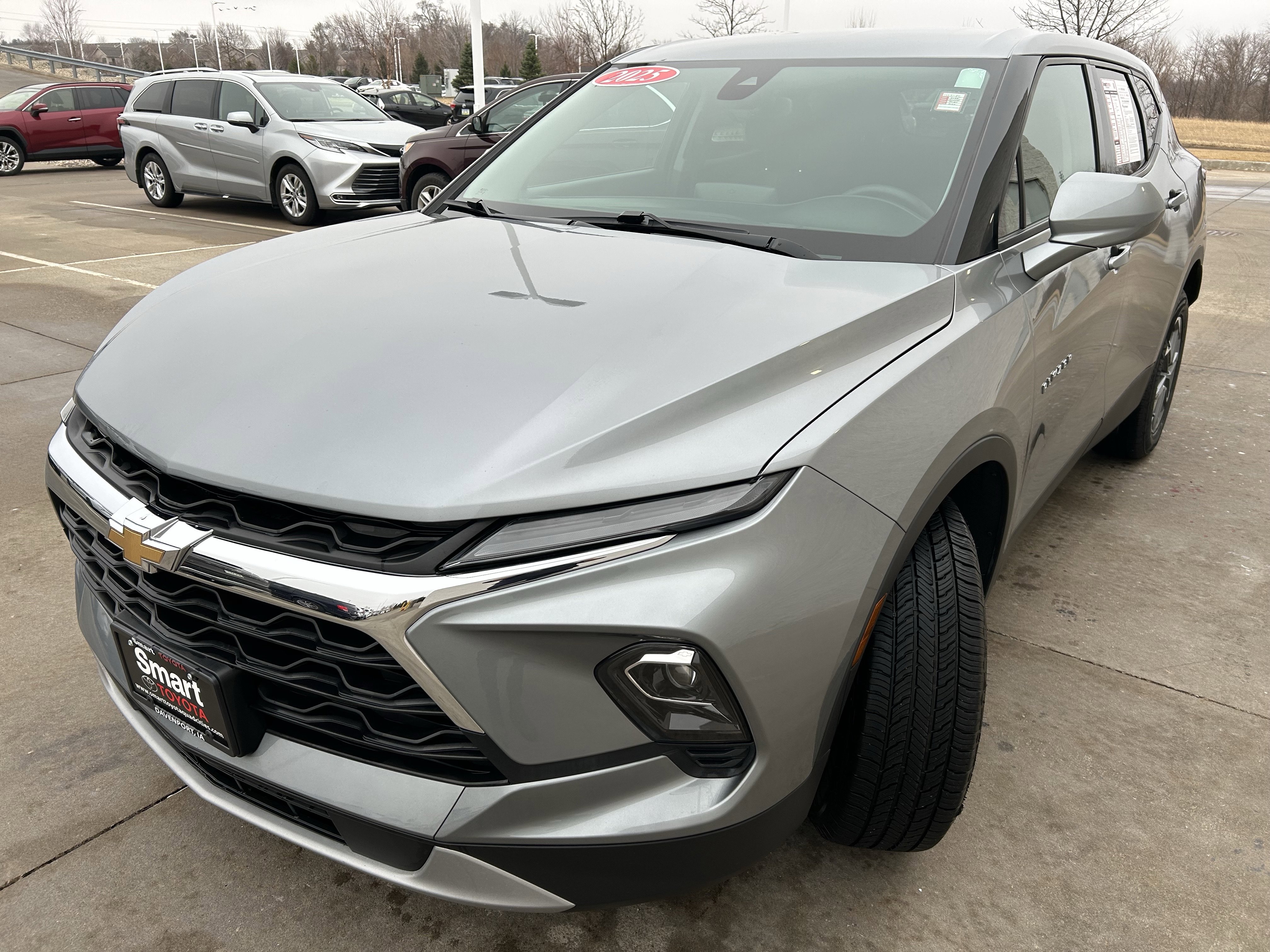 Used 2025 Chevrolet Blazer LT image 3