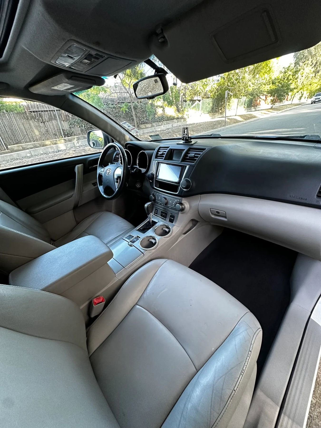 Used 2013 Toyota Highlander SE FWD image 27