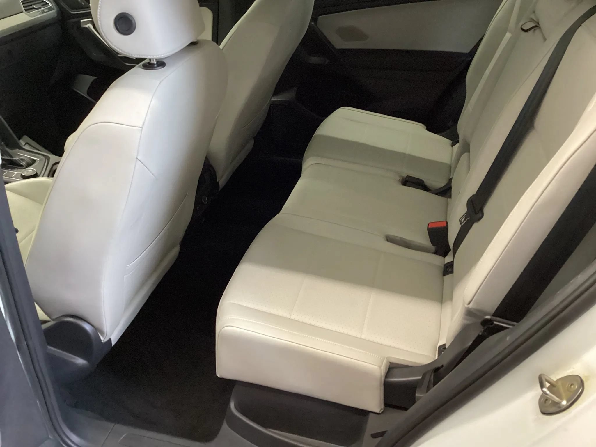 Used 2021 Volkswagen Tiguan SE w/ Panoramic Sunroof Package AWD/4WD image 7