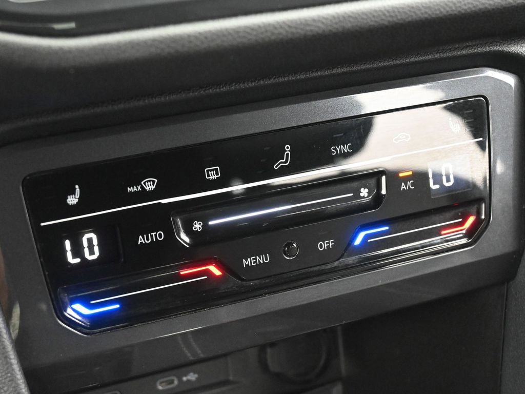 Used 2022 Volkswagen Tiguan SE R-Line image 27