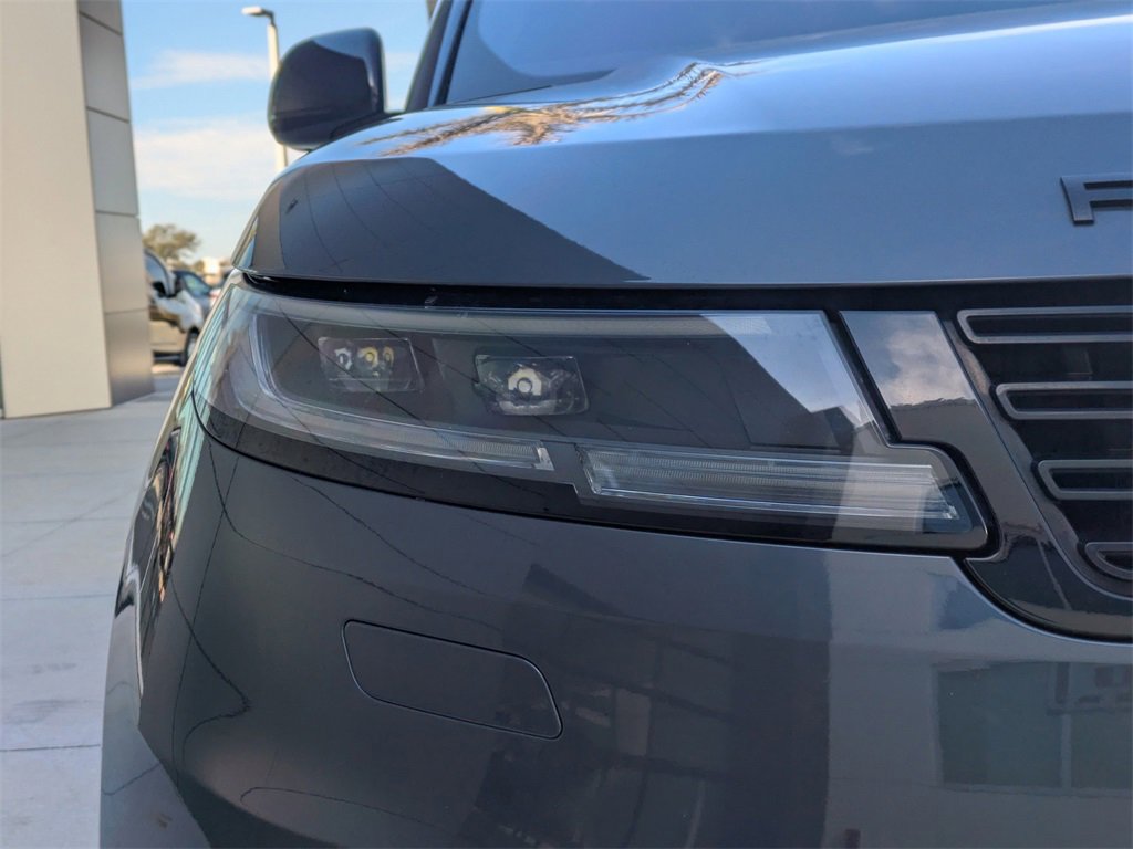 Used 2023 Land Rover Range Rover Sport SE Dynamic image 10