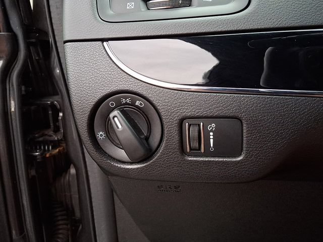 Used 2016 Dodge Grand Caravan SE FWD image 34