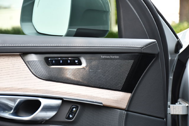 New 2026 Volvo XC90 B6 Plus w/ Protection Package Premier AWD/4WD image 11