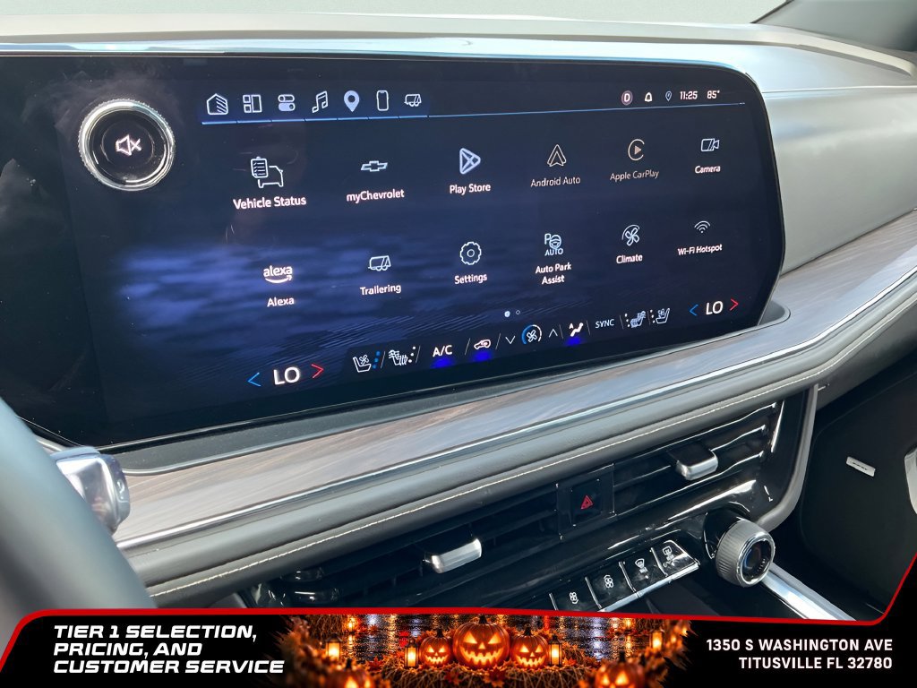 Used 2025 Chevrolet Suburban Premier RWD image 37