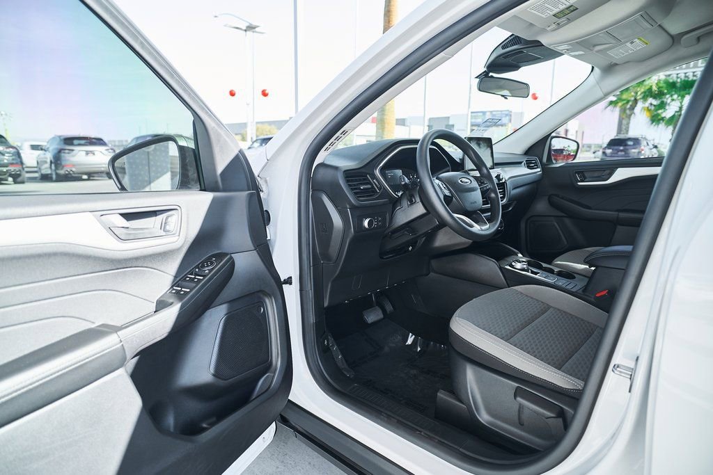 Used 2022 Ford Escape SE image 16