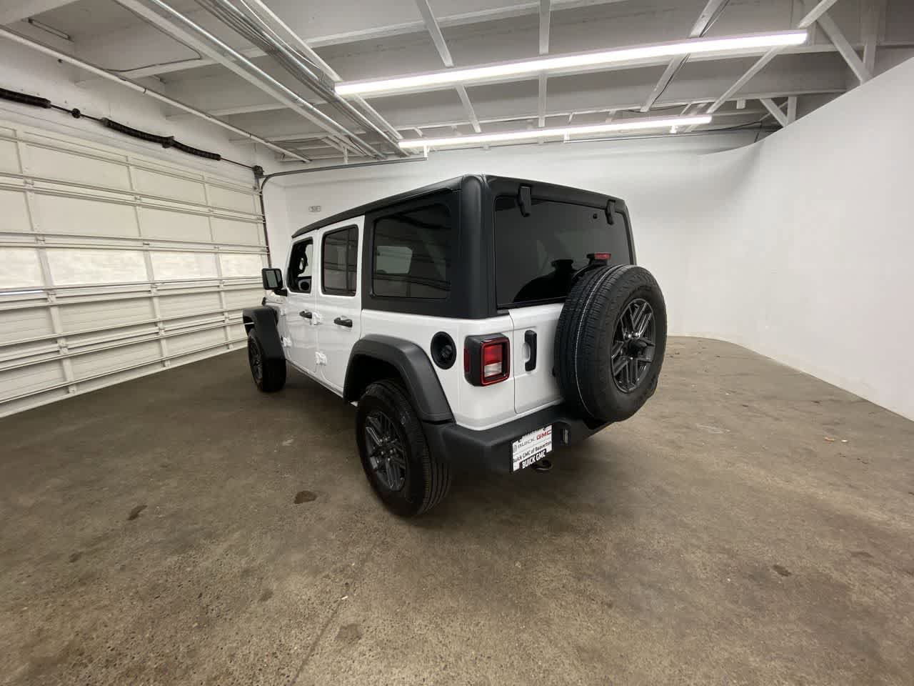 Used 2025 Jeep Wrangler Sport S AWD/4WD image 4