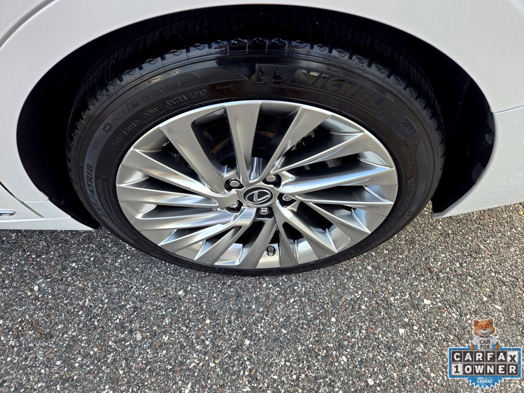 Used 2021 Lexus ES 300h Ultra Luxury w/ Accessory Package FWD image 13