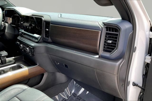 Used 2025 Chevrolet Silverado 1500 High Country w/ Technology Package AWD/4WD image 18